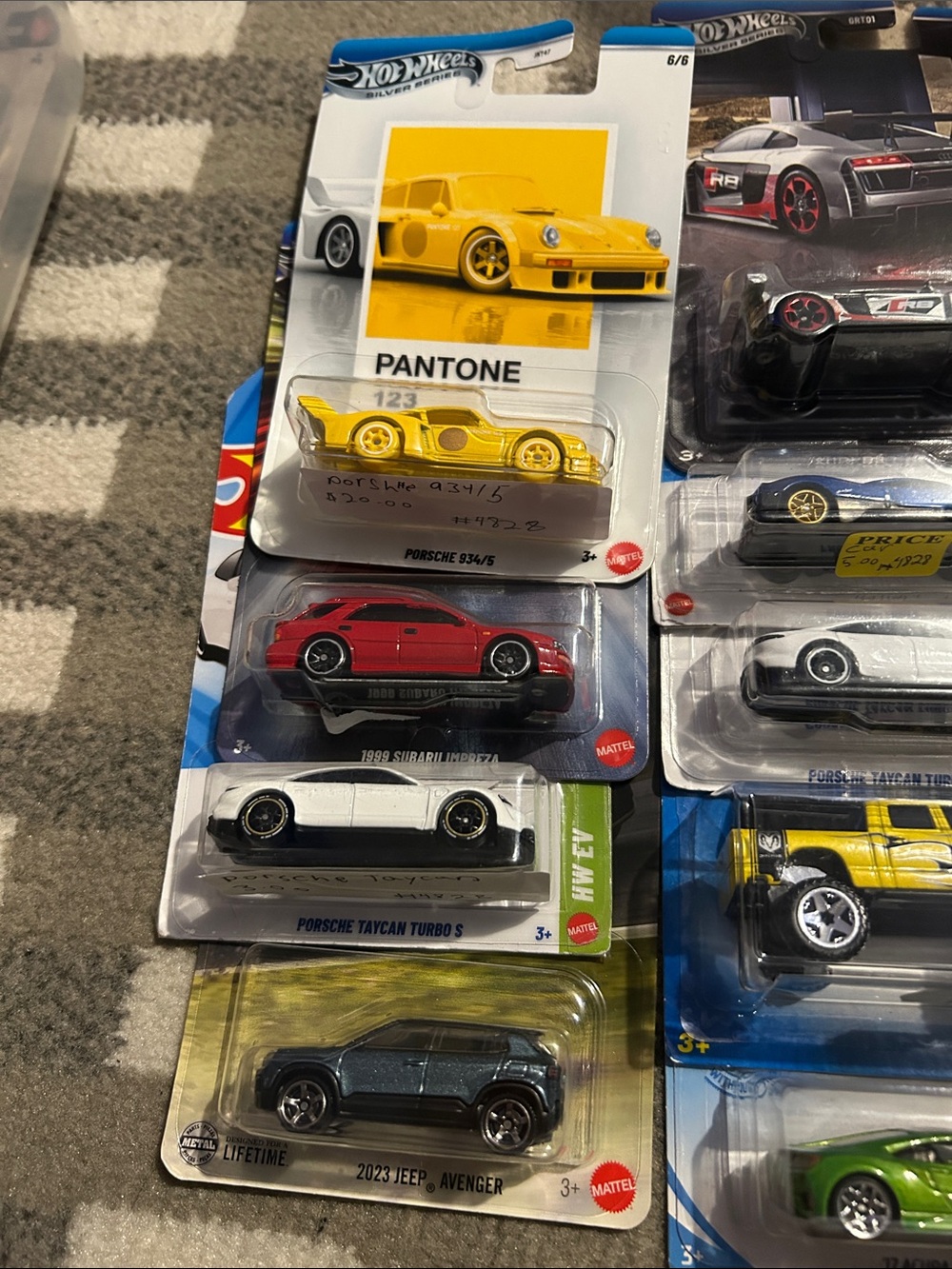 Assorted Die-Cast Toy Car Pack - Multi-Color Collection - Picture 2 of 4